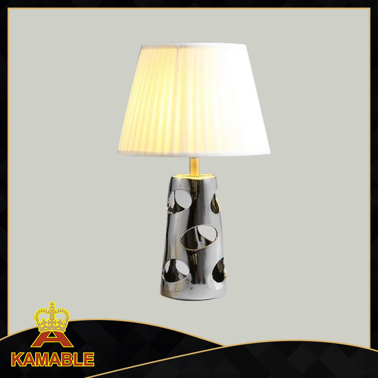 Modern Steel Ceramic Fabric Bedside Table Lamp (KADXT-011747)