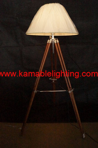 Contemporary Wood Tripod Floor Lamp (F705B)