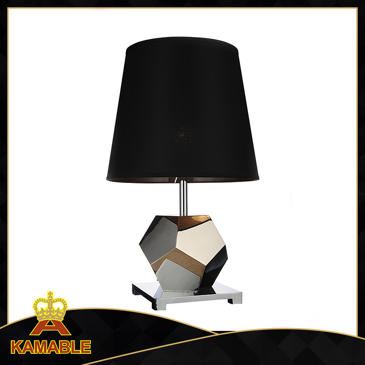 Black Iron Fancy Table Lamp Decoration (GT8392-L)