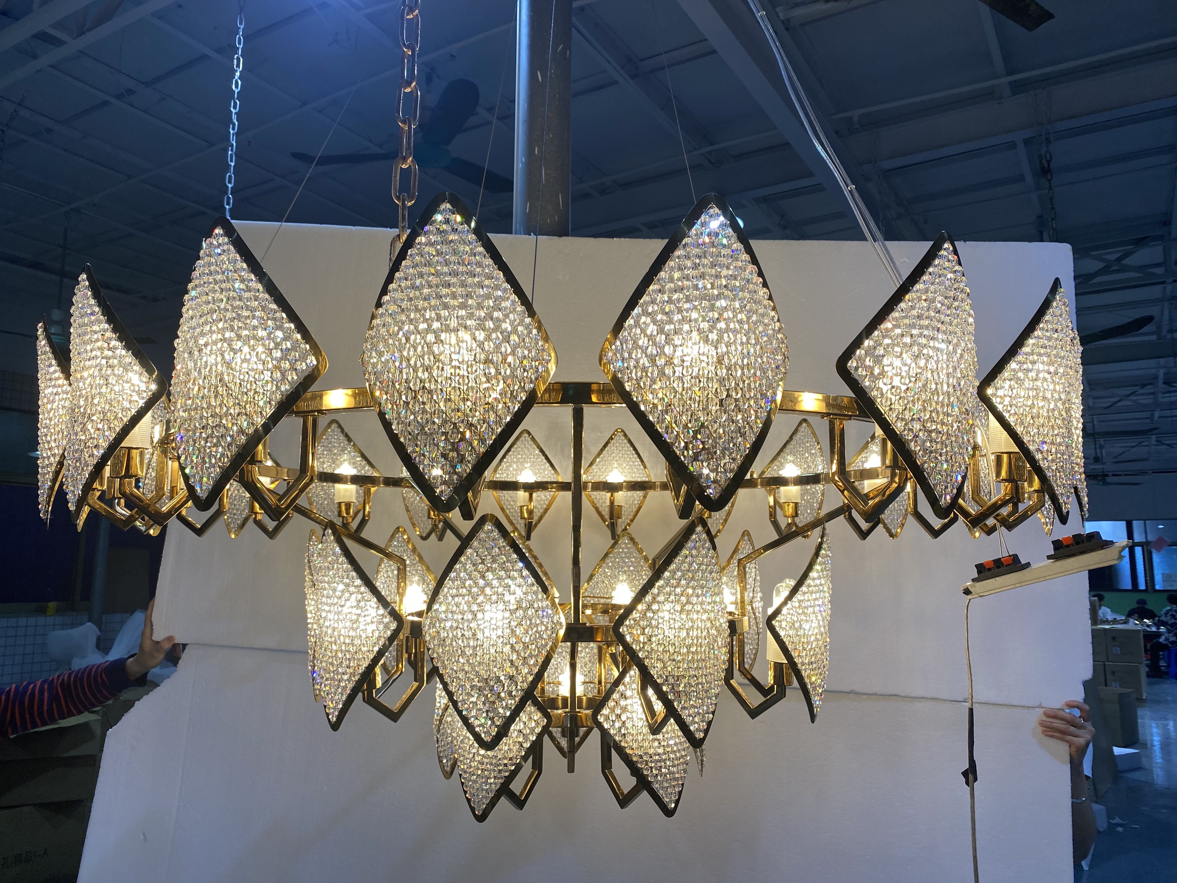 Popular Design Luxurious Leaf Crystal Glass Project Villa Chandelier (KYZ-03C)