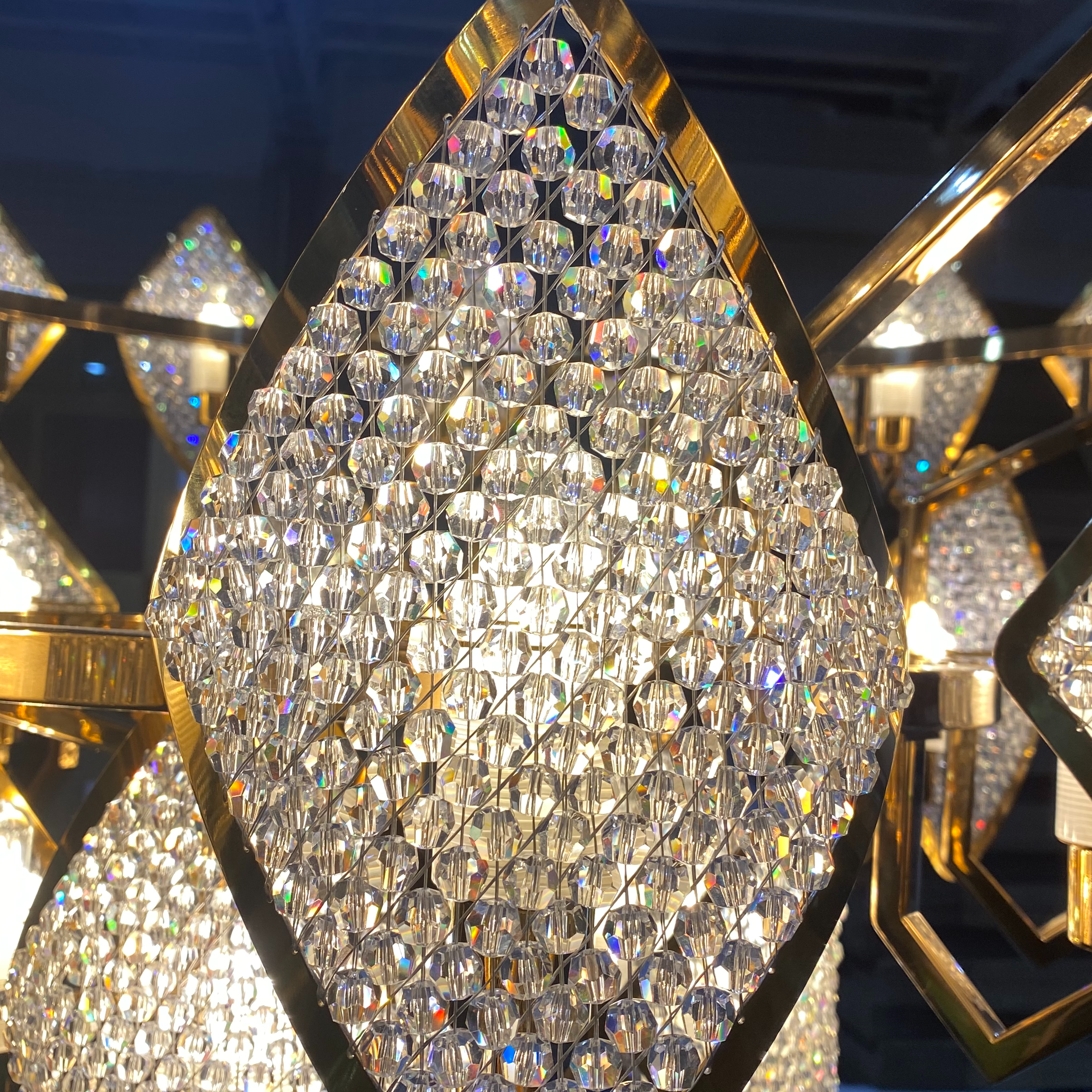 Popular Design Luxurious Leaf Crystal Glass Project Villa Chandelier (KYZ-03C)