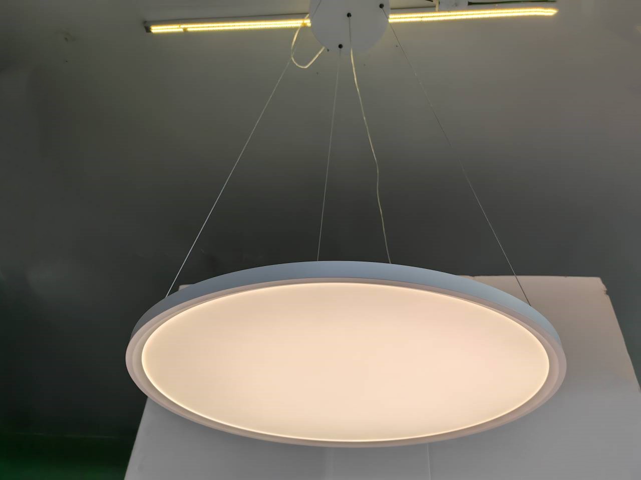 Simiplfied Round White Aluminum Metal Indoor Pendant Light in Office (KIH-73P) 