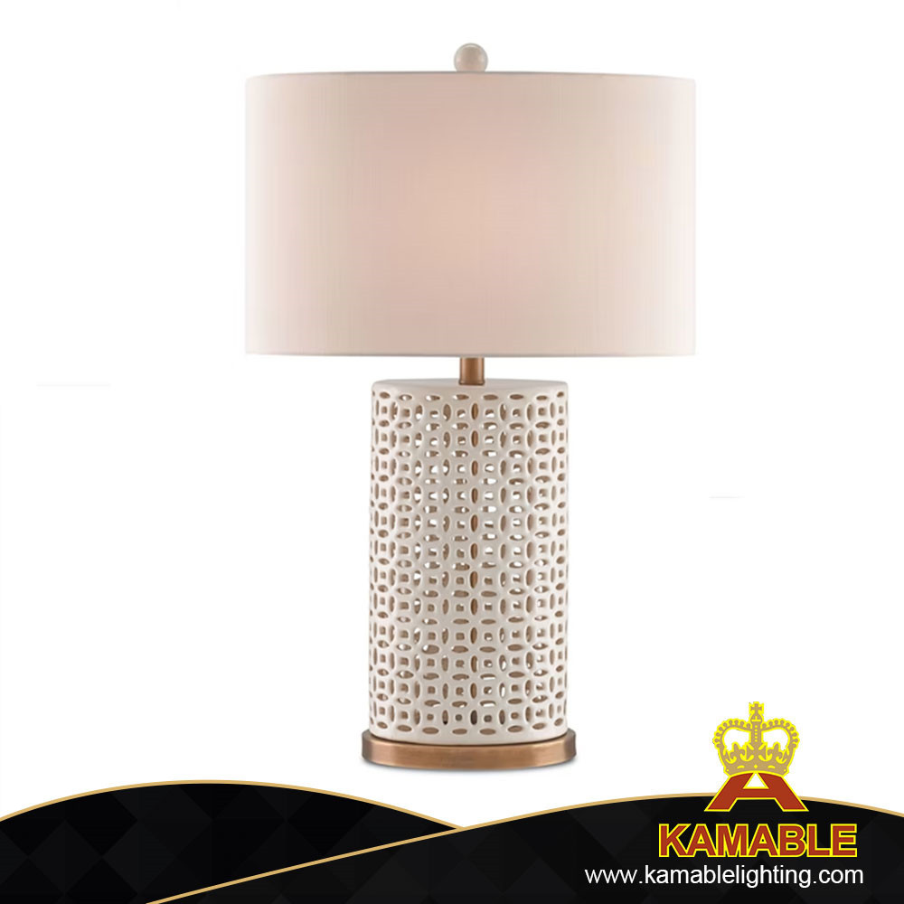 Splendid Ceramic Fabric White Furniture Table Lamp in Room (KIB-13T)