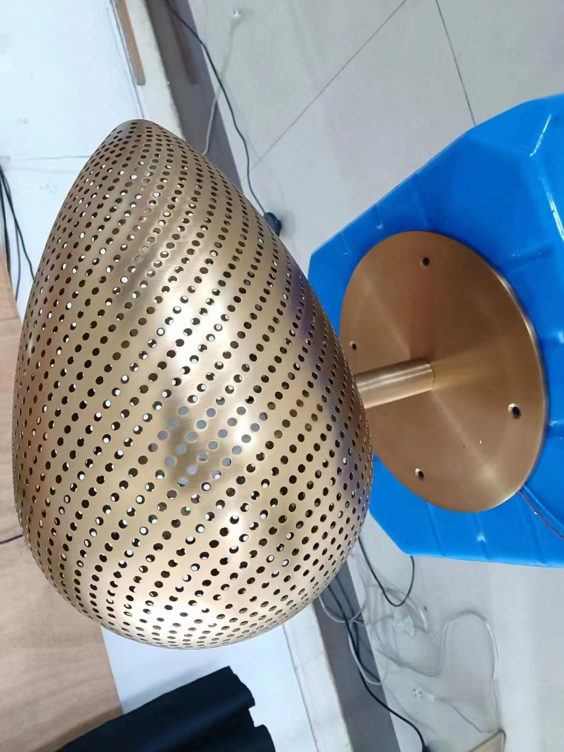 Unique Egg Shade Golden Iron Wall Lighting in Villa (KIB-TY02)