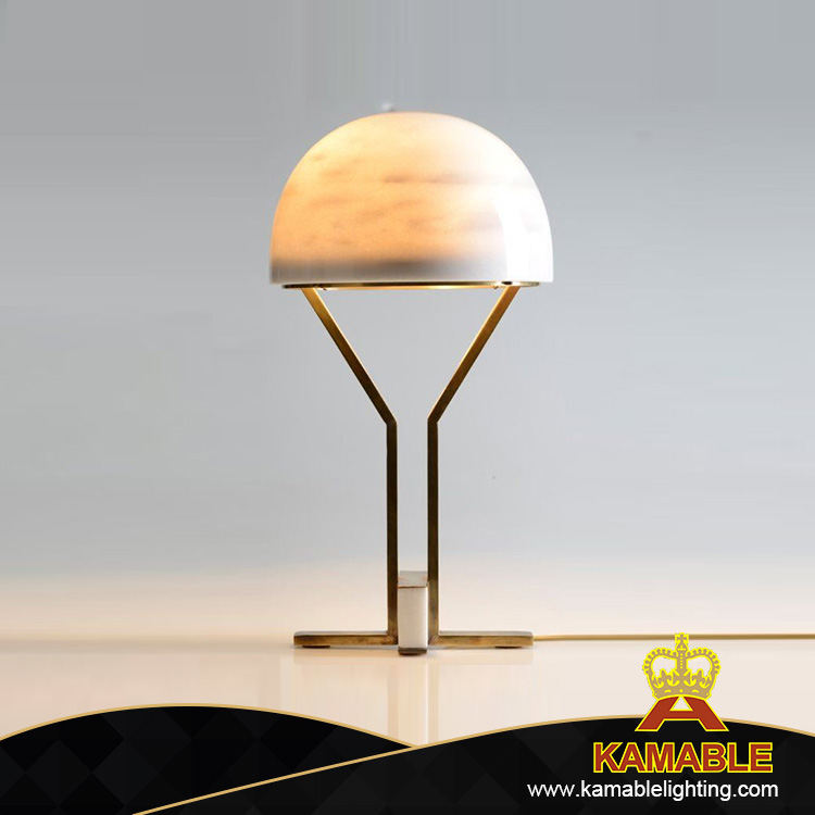 Concise Hemisphere Decoration Iron Body Table Lighting (KJ017)