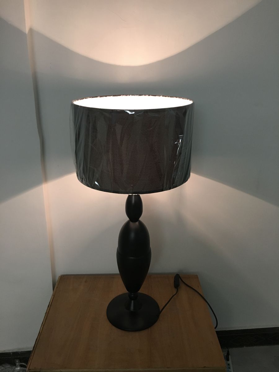 Elegance Black Resin Restaurant Table Lamp Decoration (GT8401-1)