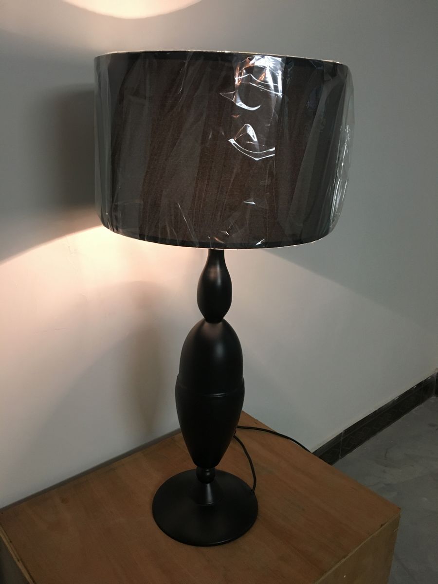 Elegance Black Resin Restaurant Table Lamp Decoration (GT8401-1)