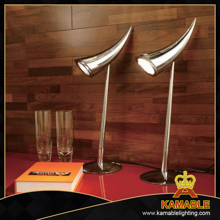 Decorative Carbon Steel Table Lighting (939T)