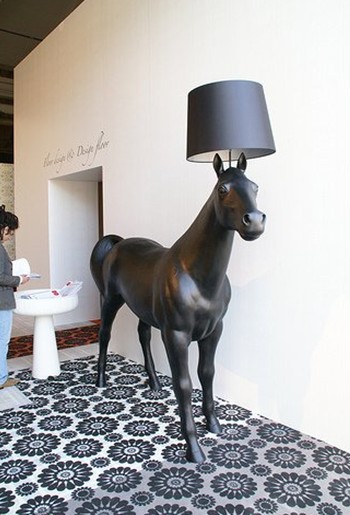 Newly Horse Decorative Floor Lamp for Hotel Lights (1029F)