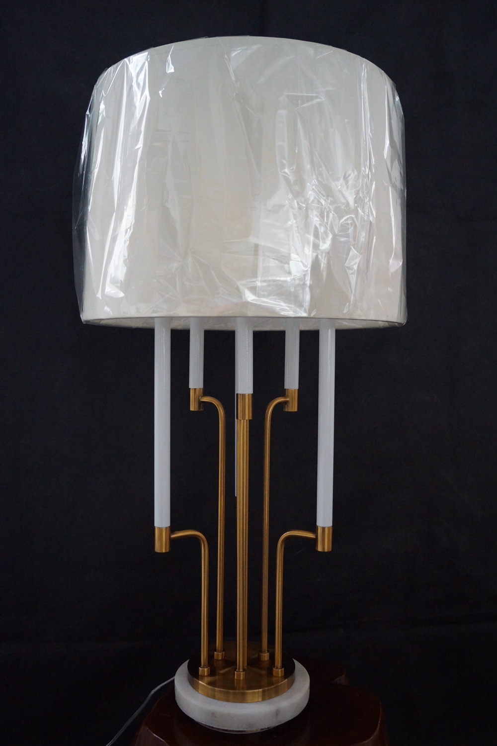 Hotel or Home Use Decorative Table Lamp (KAT6109)
