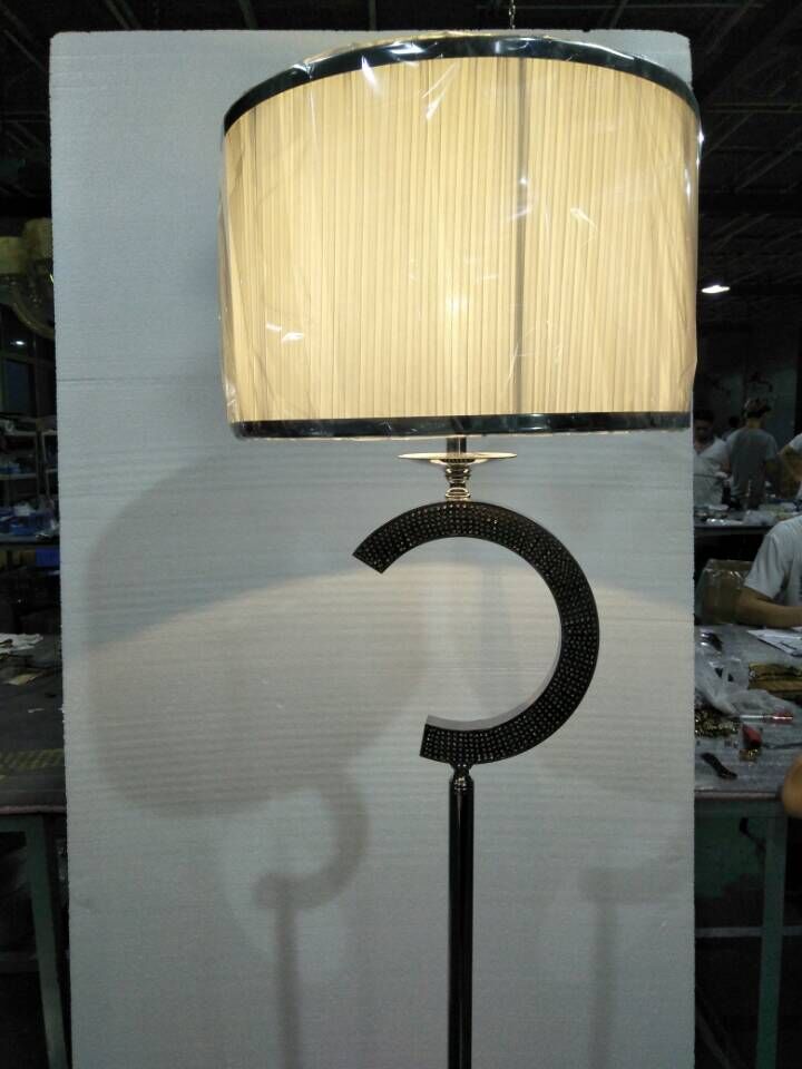 Contemporary Home Metal Floor Lamp (KAGF2645-1)