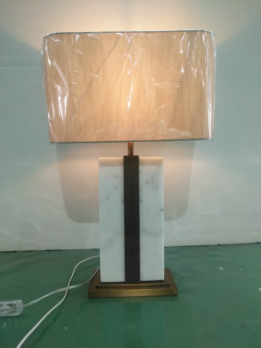 Indoor White Stainless Steel Fabric Shade Table Lighting (KA827827)